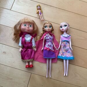 Lot of dolls. Frozen, Masha and the Bears
